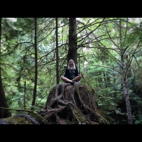 Meet your Posher, Amber - Picture 1 of 1